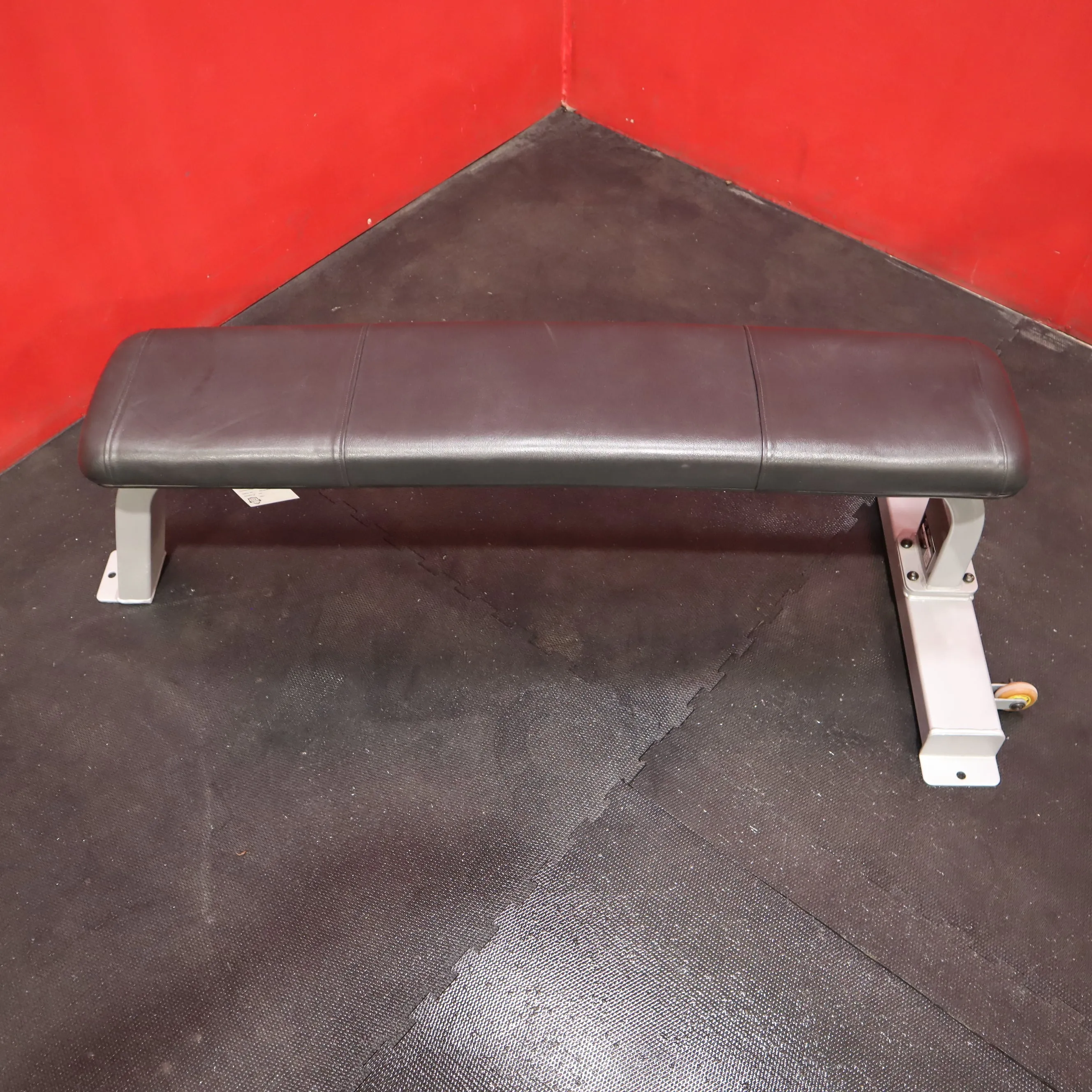 Precor Icarian Flat Bench (Refurbished)