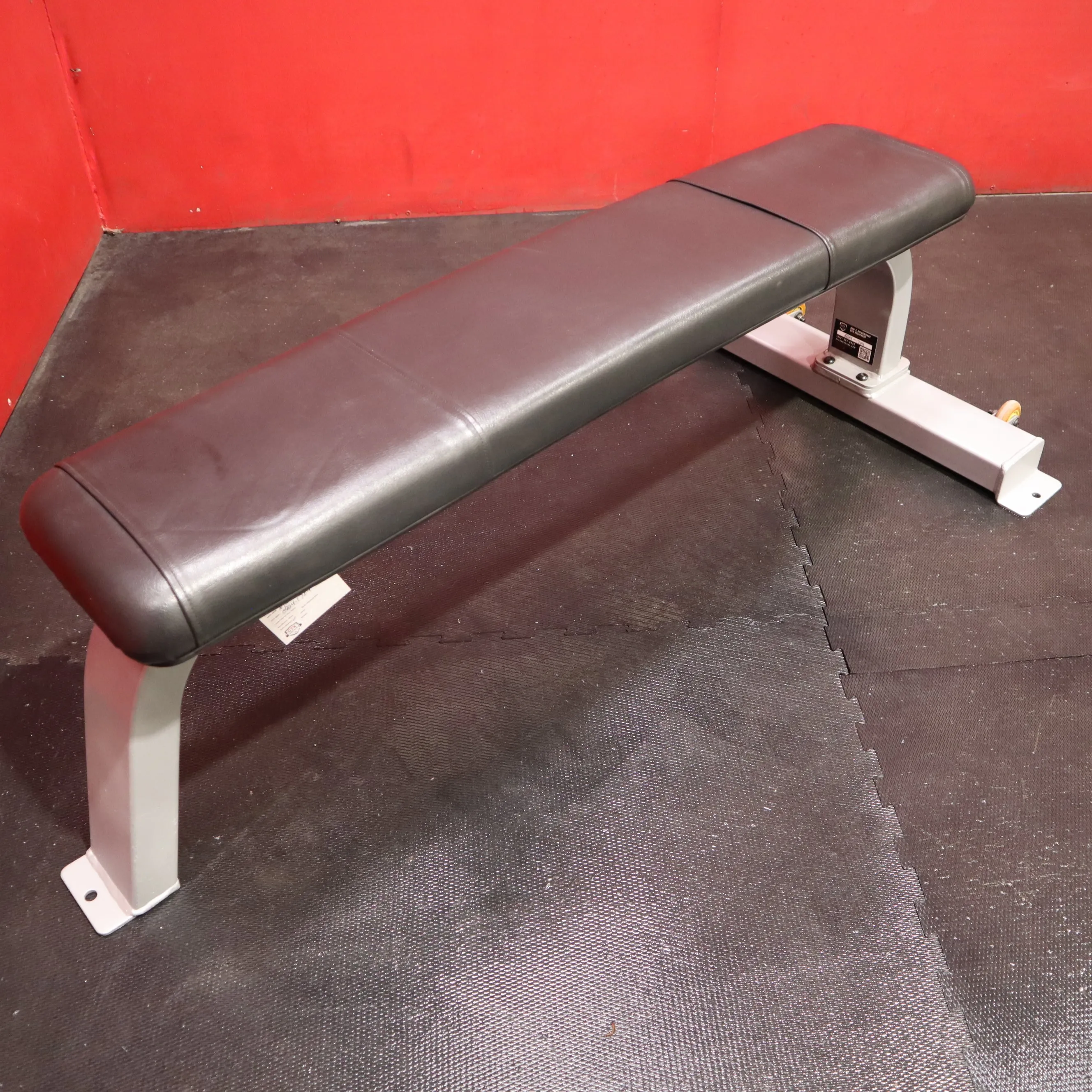 Precor Icarian Flat Bench (Refurbished)