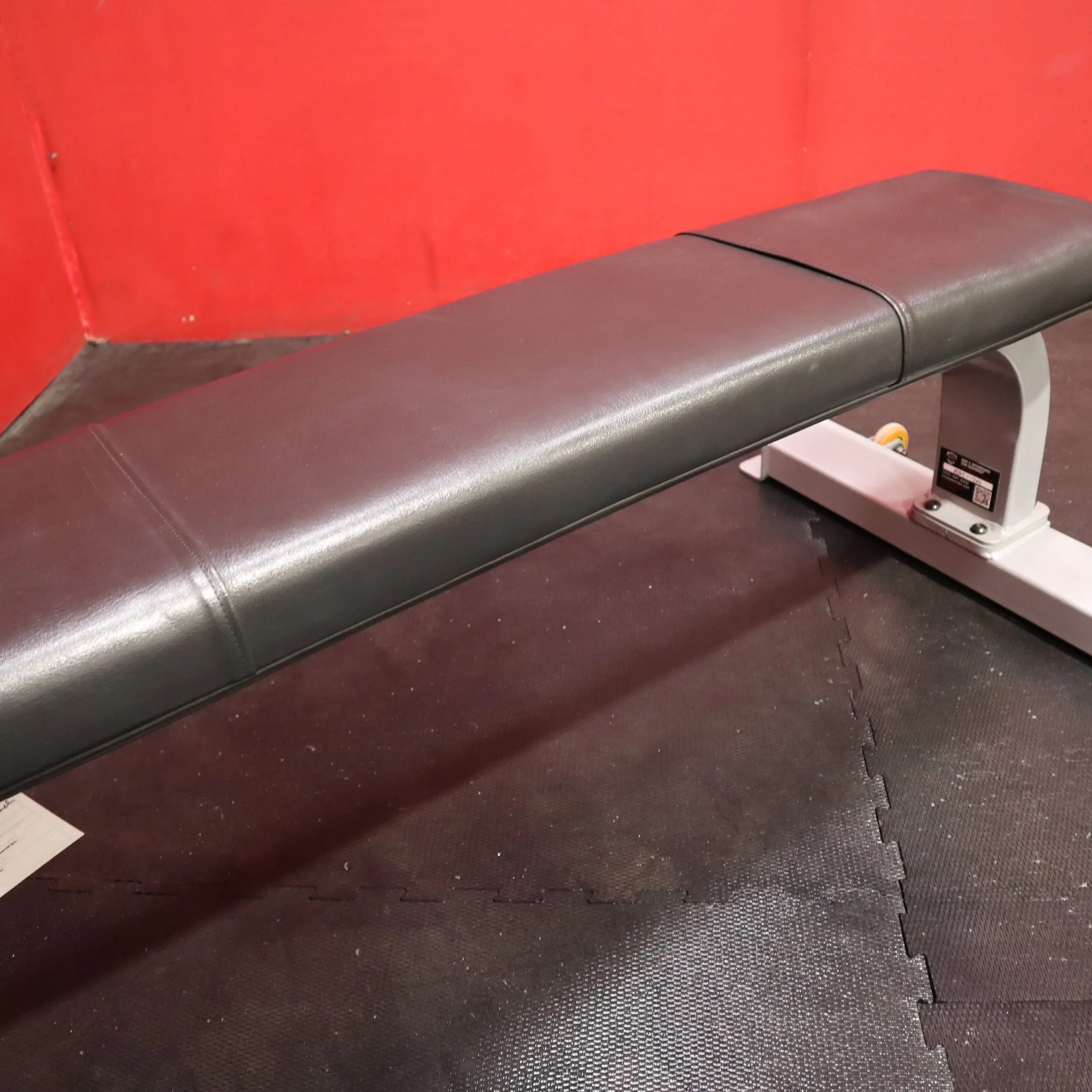 Precor Icarian Flat Bench (Refurbished)